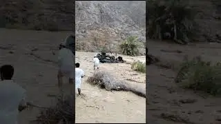 عملية انقاذ 4 اشخاص من وادي القحفي