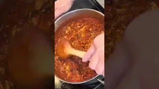 Chicken Chili comfort in a bowl 🫑🍲 #fyp #recipe #chili # dinner #cooking #texmexfood #chickenrecipe 