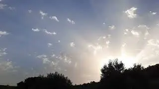 ASMR.NATURALEZA .SONIDO DE AGUA Y PAISAJE  DE ATARDECER DE LUZ.