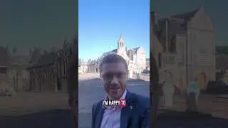 The King should pay his taxes