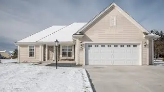 W220N4765 Woodleaf Way, Pewaukee, WI 53072