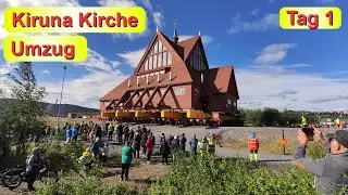Eine komplette Holzkirche wandert zum neuen Standort