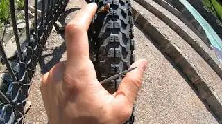 //Arreglar Neum&aacute;tico MTB// con Tripa o kit de reparaci&oacute;n tubuless.