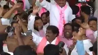 Trs party workers Celebrations at Telangana bhavan || Telangana Election Results 2018