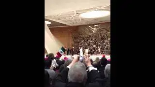Pope Benedict XVI enters Paul VI Audience Hall to cheers 2/