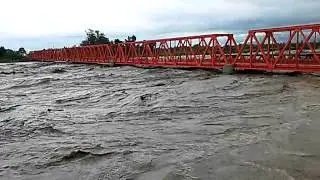 Filman la fuerte crecida del r&iacute;o Gastona, en el sur de Tucum&aacute;n