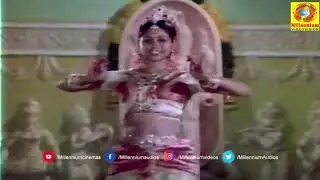 Akhilandeswari Chamundeswari | Malayalam Movie Song | Saptapadi |P. Susheela | S. P. Balasubramaniam