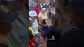 FOREIGNERS FRUSTRATED OVER NO SPACE TO CELL ON DE VILLIERS STREET