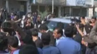 Khan apologises over outburst against female judge