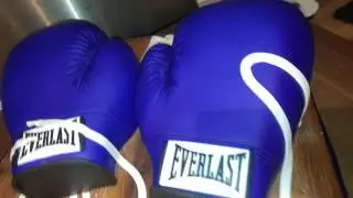 Boxing Gloves Cake by JemzCakeBox