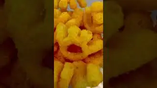 Lay’s 👋🙋‍♀️🙋🙋‍♂️