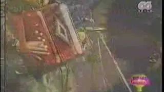 COSTUMBRE - COMO LE HICISTE (EN VIVO)