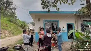 Algo al estilo de la nueva reyes ✌🏽