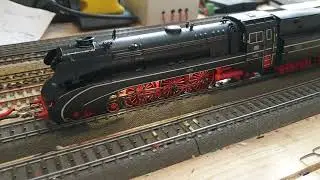 Eine M&auml;rklin BR10 ausgestattet mit neuen Platinen, warmweissem LEDLicht und ESU Loksound 5.0