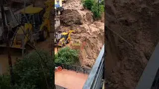 #landslide 😱#roadwork