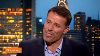Tony Robbins Remembers Meeting Carl Icahn and Warren Buffett