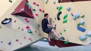 Trying out a national qualifier boulder with MEGA DYNO at Energiehaven