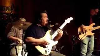 Omar and the Howlers: Call Me The Rocker