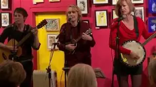 Sauviettes perform in Sauve &bull; December 14, 2019 &bull; video 4/14