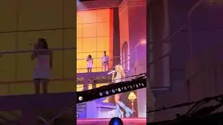 Please, Please, Please - Sabrina Carpenter (LIVE @ Madison Square Garden)