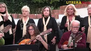 EL CORO DEL GRUPO AMIGAS DE UTRERA LE CANTA A LA NAVIDAD EN LA II FERIA DEL DULCE DE UTRERA