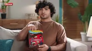 Cricket Snacking Chalnay Do With Cocomo!