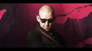 Oldey Eiday идет к стилисту и участвует в фотосъемке