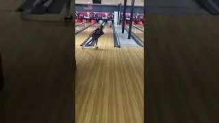 2 handed female bowler
