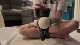 KAWS: HOLIDAY SHANGHAI (Black) unboxing
