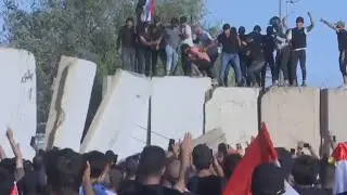 Hundreds of protesters storm Iraq parliament