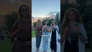 Подпеваем: и плывет веночек&hellip;)