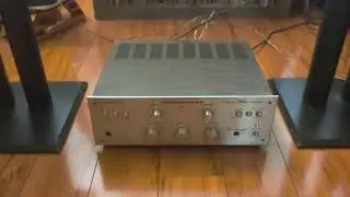 My smallest Marantz integrated amplifier (Marantz 1030) playing some Placebo