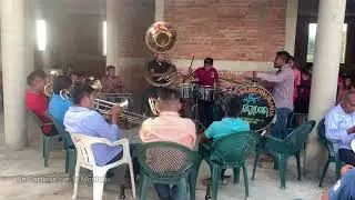 Banda Abrazadora de Loma de Cuapinole tocando en Pueblo Hidalgo SLA