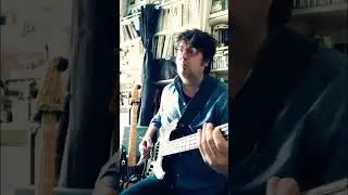 Pink Floyd Best Bassline in 7/4  w Jazz Bass 65🔥🎸