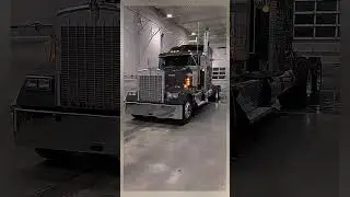 🔥&iquest;Como LUCE📸 un 🚛CAMION KENWORTH W900🚛 2025? &iexcl;Aqu&iacute; lo tienes!