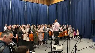 Cor mixt - Isus este la c&acirc;rmă