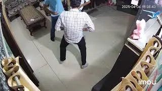 Cctv footage = aunty police bula le gi 🚨