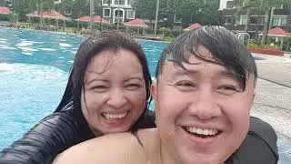 Underwater shot dad and mom 2