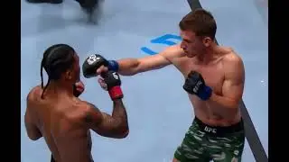 Malcolm Wellmaker defeats Cameron Saaiman by KO (right hand) at 1:59 of Round 1