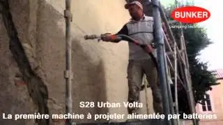 R&eacute;volution pour les fa&ccedil;adiers, machine &agrave; projeter aliment&eacute;e par batteries