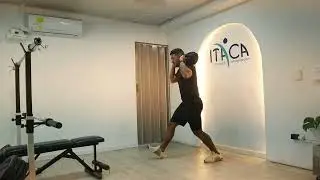 Ejercicio Sandbag Lunges / zancada con peso 