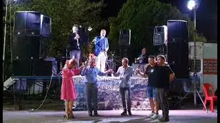ΤΣΑΛΑΓΚΑΣ ΣΤΑΥΡΟΣ-ΤΡΑΓΟΥΔΙΑ ΜΕ ΠΑΡΑΠΟΝΟ ΣΤΟ ΧΩΡΙΟ ΜΟΥ