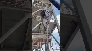 Raw mill Dismounted from roller with hydraulic Jacks (50t)