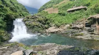 What happens to Ha Giang loop Du Gi&agrave; waterfall in the off-season?