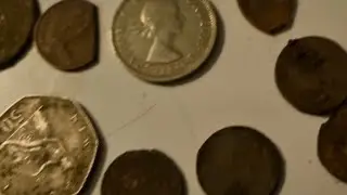 Wykrywanie metali w Cheshire w Anglii z użyciem starego teleskopu C Scope TR Treasure Seeker Chan...