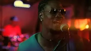 Omari Banks - Unafraid