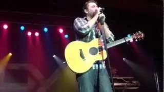 Chris Young - Voices - (Live in Concert in HD)