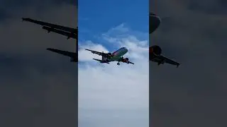 Airplane EasyJet, Catania beach