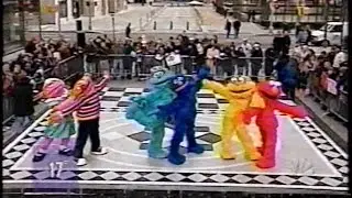 Выступление актеров мультфильма «Улица Сезам: Раскраска Элмо» в программе «Today Show» | 2 феврал...