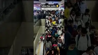 yellow line metro 😓#yellowline #delhimetro #sucks #delhimeghar #ncr #delhi#delhinews #todaynews